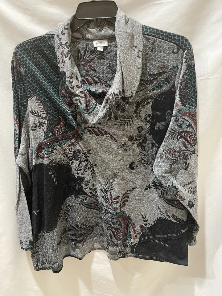 Suéter Avenue Mujer Capucha Cuello Manga Larga Cachemira Geométrico Multicolor 26/28 Foto 1 de 4