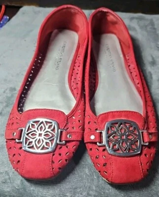 Christian Siriano Rojo Pisos Talla 8 Hebilla Plateada Cuero Gamuza Recortes Preppy R08 Foto 1 de 4