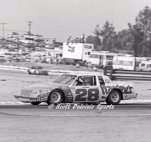 FOTO ORIGINAL 1981 BOBBY ALLISON NASCAR WINSTON CUP 11 X 14 RIVERSIDE RACEWAY - Imagen 1 de 1