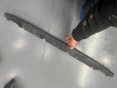 Toyota Corolla 1987 alerón delantero Foto 1 de 3