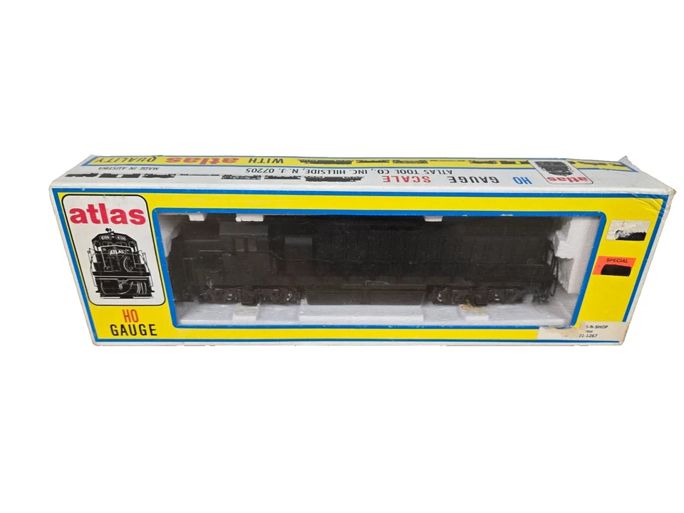 HO Scale Atlas 7035 Gp40 Louisville & Nashville Complete Shell ASSY