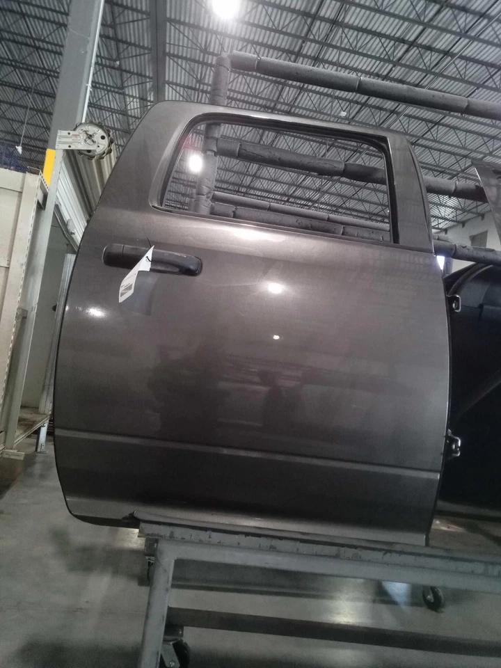 Ram Dodge 2500 2018 camioneta puerta trasera derecha 141 k kilometraje - pieza usada Foto 1 de 4
