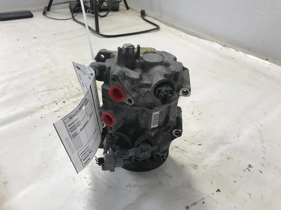 Compresor de aire acondicionado usado se adapta a: Toyota Sienna 2017 6 cilindros grado B Foto 1 de 4