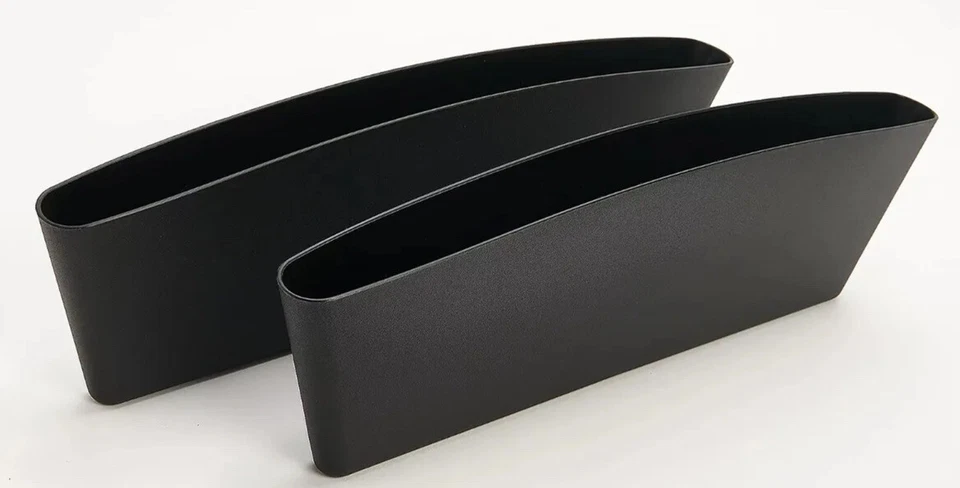 Conjunto de 2 caixas de armazenamento Garage21 lacuna de assento preto V39492 console de carro automático espaço novo - Imagem 1 de 1