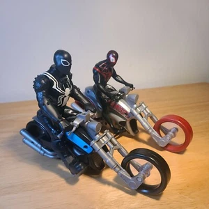 Spiderman Black Suit On Morotcycles Hasbro C-082A C-2528A Toy Bundle Marvel - Picture 1 of 9