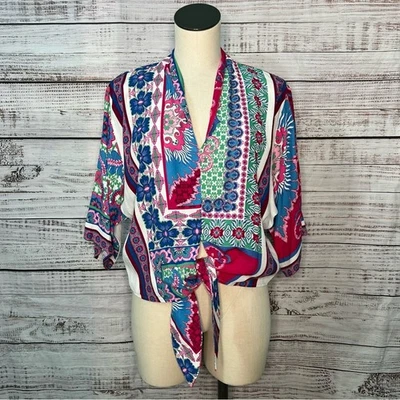 Blusa Estampada Fifteen Twenty Daria Mediana Vibrante Floral Cachemira Fluida Top Foto 1 de 4