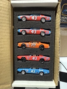 RARE* Action 30 Years of Champions 1971-1975 NASCAR 1/64 5 Car Set Richard Petty - Picture 1 of 5
