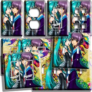 ANIME GIAPPONESE MANGA RAGAZZE AMICI INTERRUTTORE LUCE USCITA ARTE PIATTO PARETE ARREDAMENTO CAMERA - Foto 1 di 34