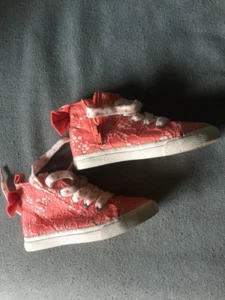 Pre Owned Girls Cat Jack Coral Pink Lace High Top Canvas Sneakers Size 9 - Picture 1 of 3