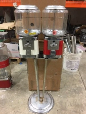 Beaver Double Head Gumball Candy Nut Bulk Vending Machine Complete with Lock Key - Image 1 of 2