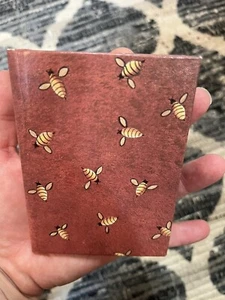 VINTAGE C.R. Gibson Fine Gifts Carol Endres Bee Home Petite Address Book 3x4.25" - Picture 1 of 11