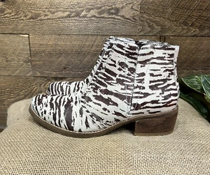 New Matisse 8 Zebra Brown White Slip On Boots Wood Heels Shoes Animal Stripe - Picture 1 of 9