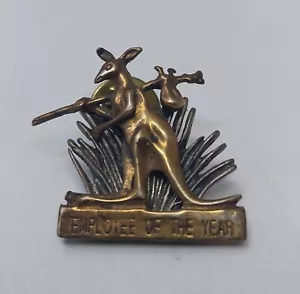 Outback Steakhouse Pin Kangaroo Bonzer Mascot Employee Of The Year Server Flair - Picture 1 of 3