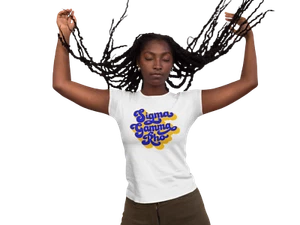 Camiseta Sigma Gamma Rho Sorority Blanca Manga Corta 1922 Pretty Poodle - Imagen 1 de 1
