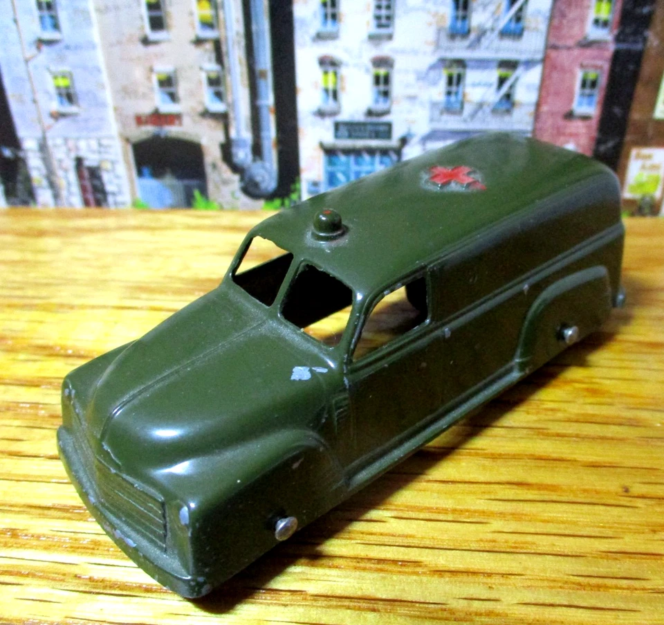 Tootsie Die Cast Juguete Verde Ejército Ambulancia Cruz Roja Escala 1:43 ~ BUEN ESTADO Foto 1 de 4