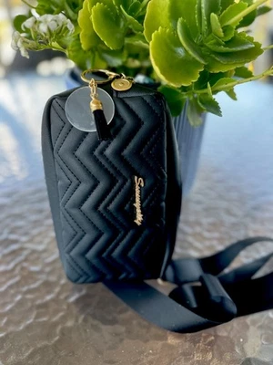 🆕Crossbody Tote Bag ŵ Tassel-Black Quilted Chevron-Functional-Bargain - image 1 of 4