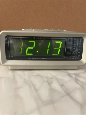 Lenoxx Sound CR-776 AM/FM Digital Clock Radio Alarm Clock Works Great! - Image 1 of 4
