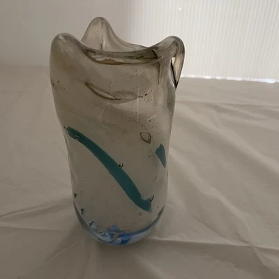 Jarrón Studio Art cilindro vaso de vidrio blanco azul remolino pesado firmado CCP 2011 Foto 1 de 4