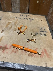 Racehorse Club Stift Schlüsselanhänger & Haarband orange Pferde Geschenkset Geschenk Geburtstag - Bild 1 von 17