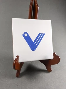 Azulejo persa azul pájaro cerámica 6" x 6" pintado a mano fondo blanco acento - Imagen 1 de 13