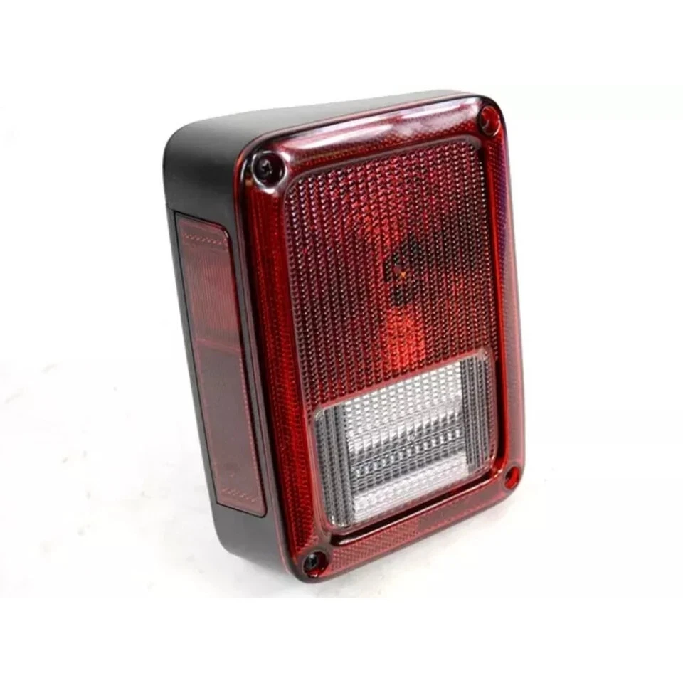 全新 55077891AH Mopar 尾灯驱动器 左侧 手 适用于吉普牧马人 JK — 第 1/2 张图片