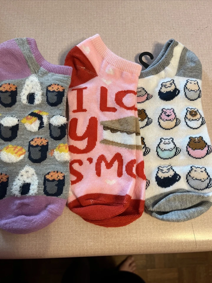 Juego de tres calcetines decorativos para mujer talla 4-10 totalmente nuevos Foto 1 de 1