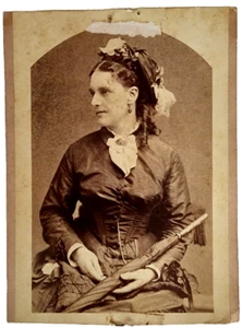 Antique 1800s Cabinet Card Portrait Victorian Woman w/ Umbrella Photo - Picture 1 of 3