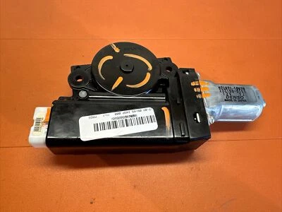 47107110670 | 2006-2010 Hummer H3 H3T Sunroof Moon Roof Electric Power Motor OE - Image 1 of 4