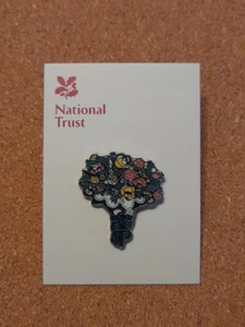 National Trust SMALLHYTHE PLACE Bouquet Charity Pin Badge - Picture 1 of 2