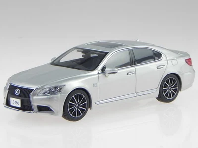 Lexus LS 460 F Sport sonic silver diecast modelcar 03659s Kyosho 1:43 - Image 1 of 4