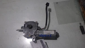 01 MERCEDES E320 Sunroof Motor  - Picture 1 of 10
