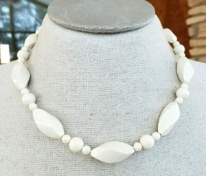 Vintage Cream Lucite Bead Choker Necklace Barrel Clasp Gold Tone 18.5" - Picture 1 of 6