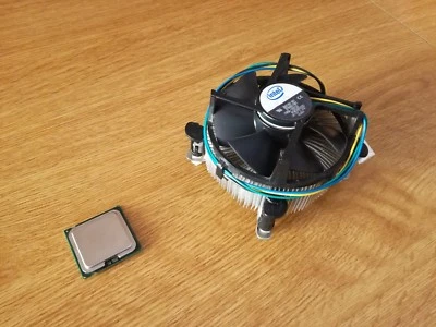 Processore Socket LGA775 Pentium CPU Intel DualCore E5400 2MCache/2.70GHz/800MHz - Immagine 1 di 4