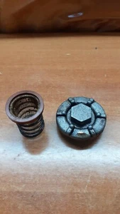 TAPPO OLIO MOTORE ORIGINALE YAMAHA XC 300 VERSITY 2004 2005 2006 - Picture 1 of 2
