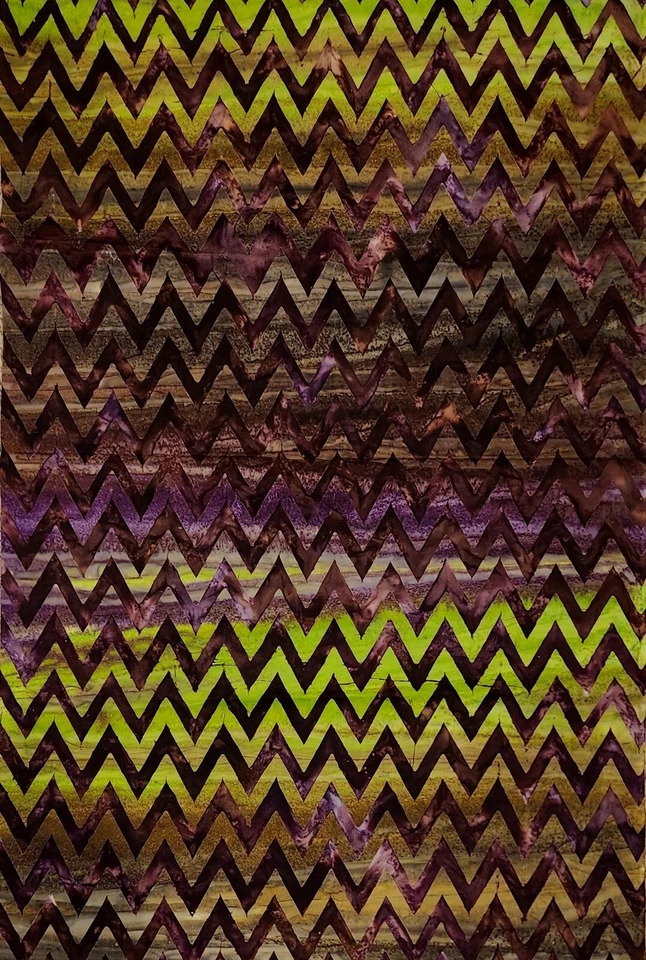 Tela Batik Artesanal Kaufman, Fuera de Uso Raya Zig Zag en Púrpura sobre Verde, por yarda Foto 1 de 1