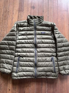 Patagonia Down Puffer Jacket Boys XL Green *FLAWS - Picture 1 of 9