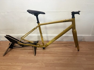 Felt Broam 30 карамельная демонстрационная рама размер 56 (L) - Изображение 1 из 4