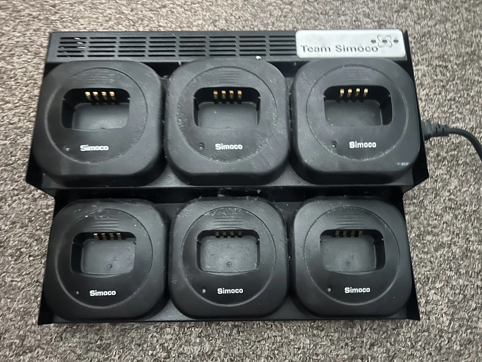 Simoco six-unit rapid charger for two-way radios - Image 1 of 1