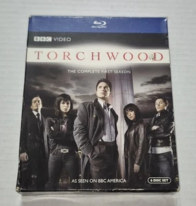 TORCHWOOD Complete First Season 1 (Blu-ray 2008, 6-Disc Set) BBC w/ Slipcover - Foto 1 di 11
