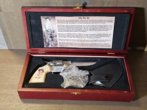 Billy the Kid Knife Gun Badge Holster Set in Wood Presentation Case Box - Picture 1 of 3