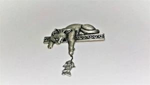 Vintage JJ Jonette Cat and Dangling Mouse Pewter Brooch - Picture 1 of 5