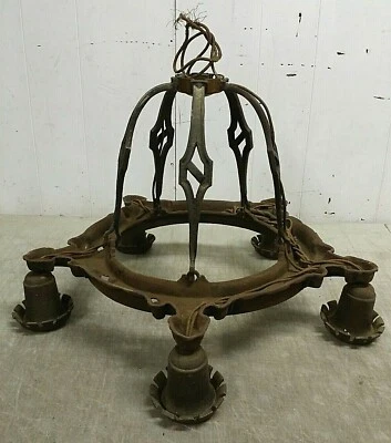 Lámpara de techo antigua de hierro fundido con bombilla desnuda de 5 luces, renacimiento gótico Foto 1 de 4