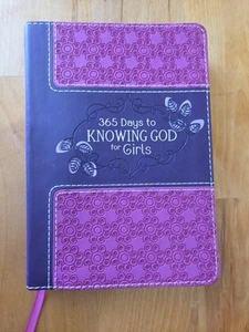 365 Days to Knowing God for Girls by Carolyn Lawsen - Flexibound - Imagen 1 de 8
