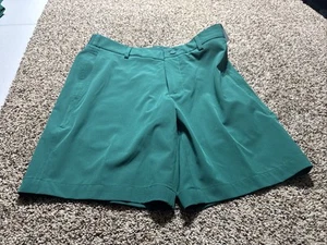 Pantaloncini da golf uomo Walter Hagen perfetti 11 verde raffreddamento nuovi con etichette taglia 30 - Foto 1 di 3