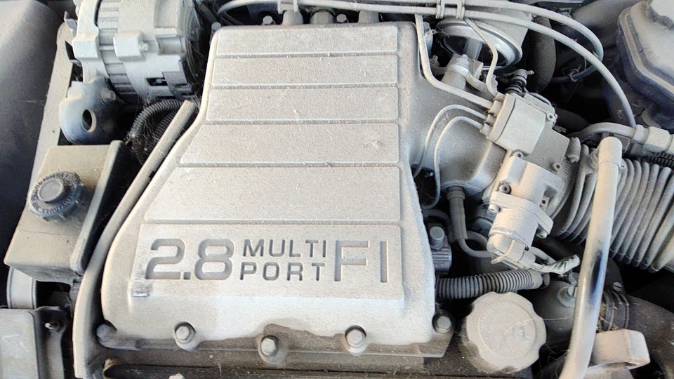 Colector de admisión superior Olds Cutlass Cierra 1988-1989 OEM 2,8 L 14092233 Foto 1 de 4