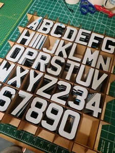 4D 3D Nummernschild Ziffern Buchstaben Zahlen 3mm glänzend schwarz 3M selbstschälender Kleber - Bild 1 von 5