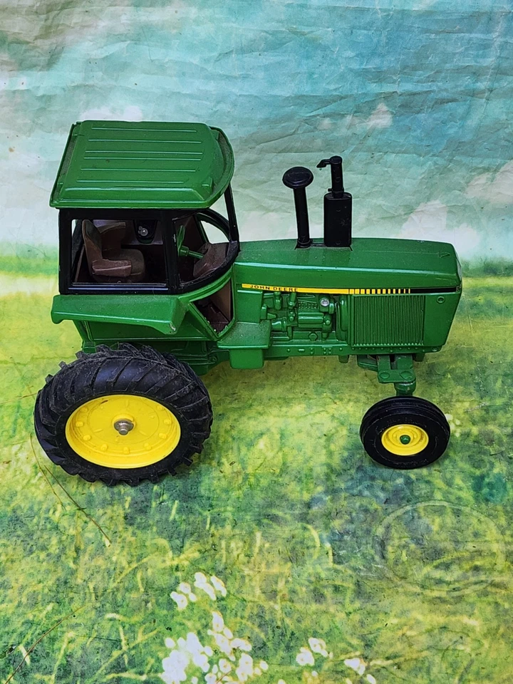  John Deere Tractor Model 4450 Diecast Metal Replica ERTL 1/16 Made in USA - Image 1 of 4