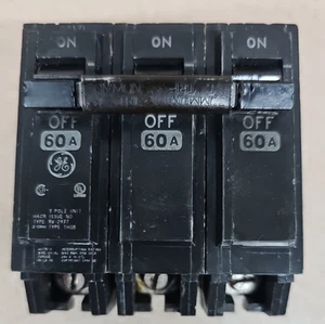 GE THQB32060 60 Amp, 240 Volt 3 Pole Bolt On Circuit Breaker - Foto 1 di 3