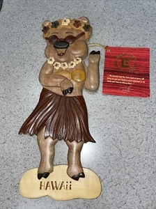Wood Art The Le Family Dancing Pig Wall Art Souvenir Hawaii NWT - Picture 1 of 4