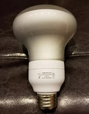 R30 18W Soft White Frost compact fluorescent E26 bulb R30PN18/35F 650 lumen 120V - Image 1 of 4